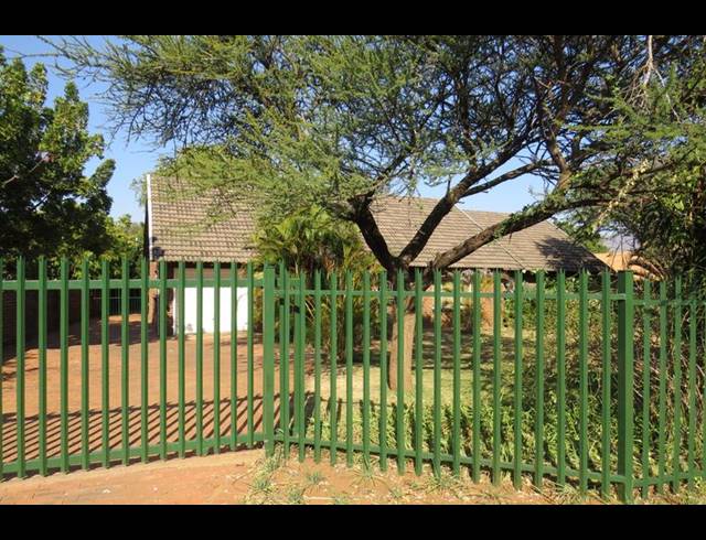 3 BEDROOM HOUSE FOR SALE IN CHROOM PARK